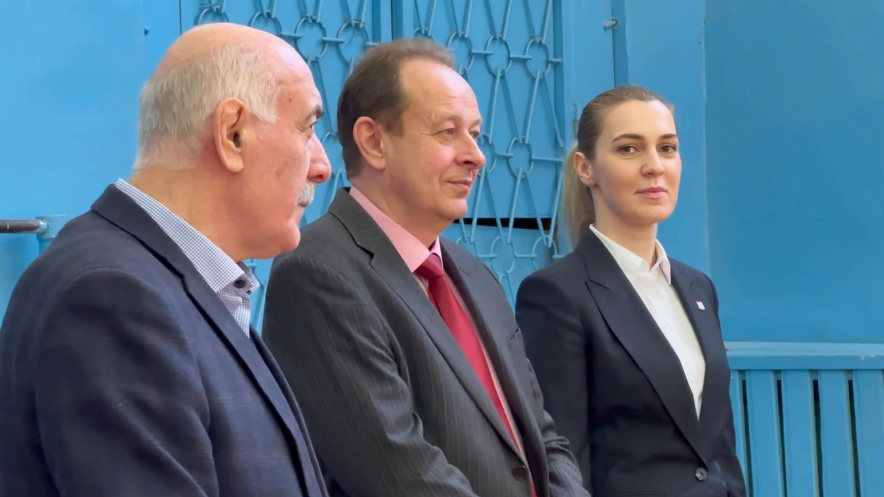 Муслим Телякавов подарил гимназии №1 Махачкалы современный комплекс ГТО