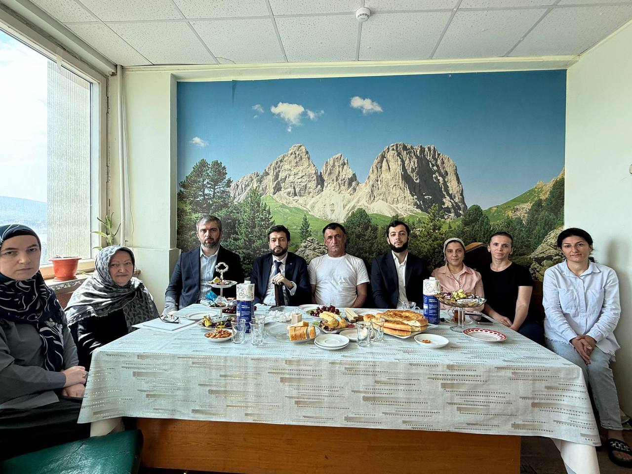 Руководитель Агентства информации и печати РД встретился с участником СВО