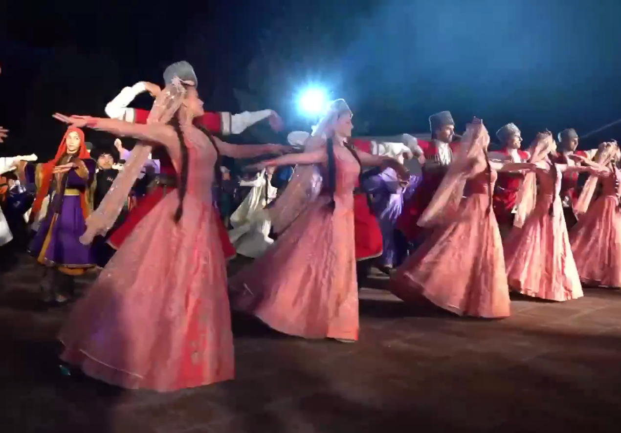 В Дагестане установлен рекорд России по массовой лезгинке