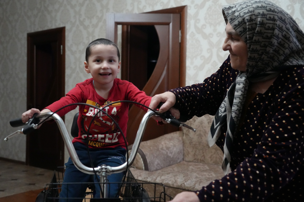 Руководитель Штаба общественной поддержки «ЕР» РД исполнил желание особенного ребенка
