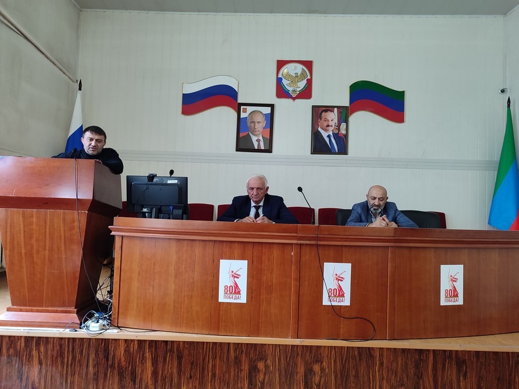 Состояние автомобильных дорог обсудили в Тляратинском районе