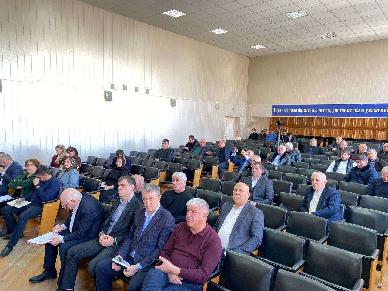 Совещание местного отделения партии «Единая Россия» прошло в Карабудахкентском районе