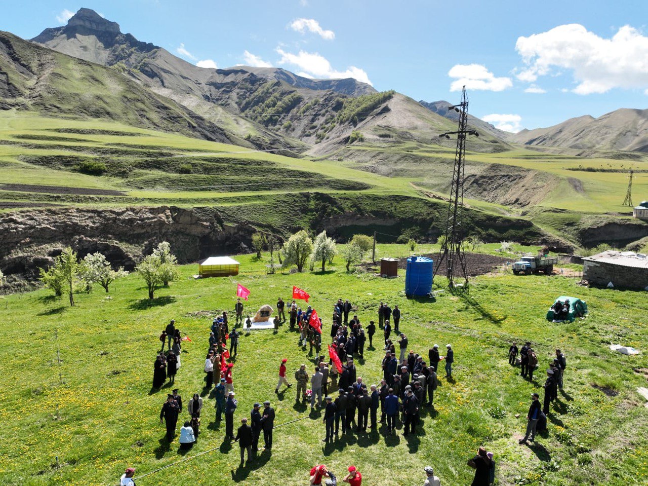 Автопробег со знаменами Победы прошел в Кулинском районе Дагестана