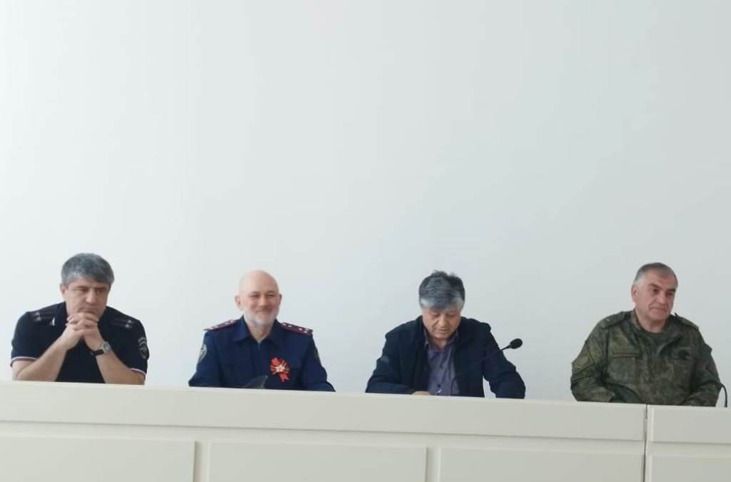 В Гунибском районе обсудили вопросы проведения весенней призывной кампании