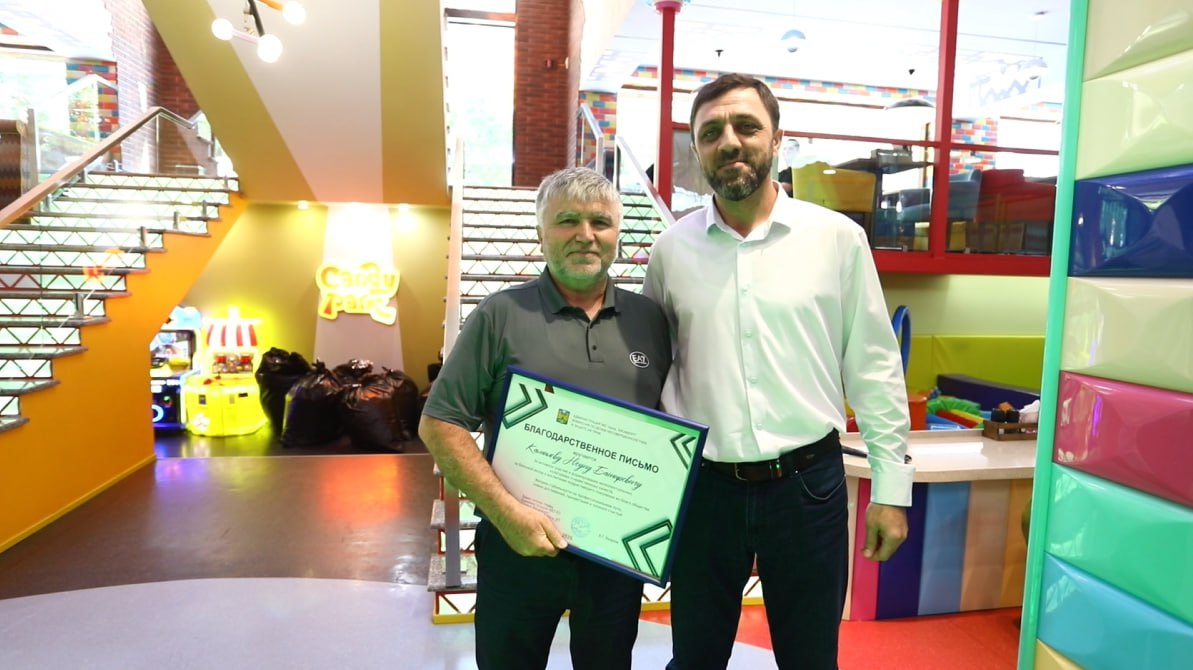 В Хасавюрте состоялась благотворительная акция «Собери ребенка в школу»