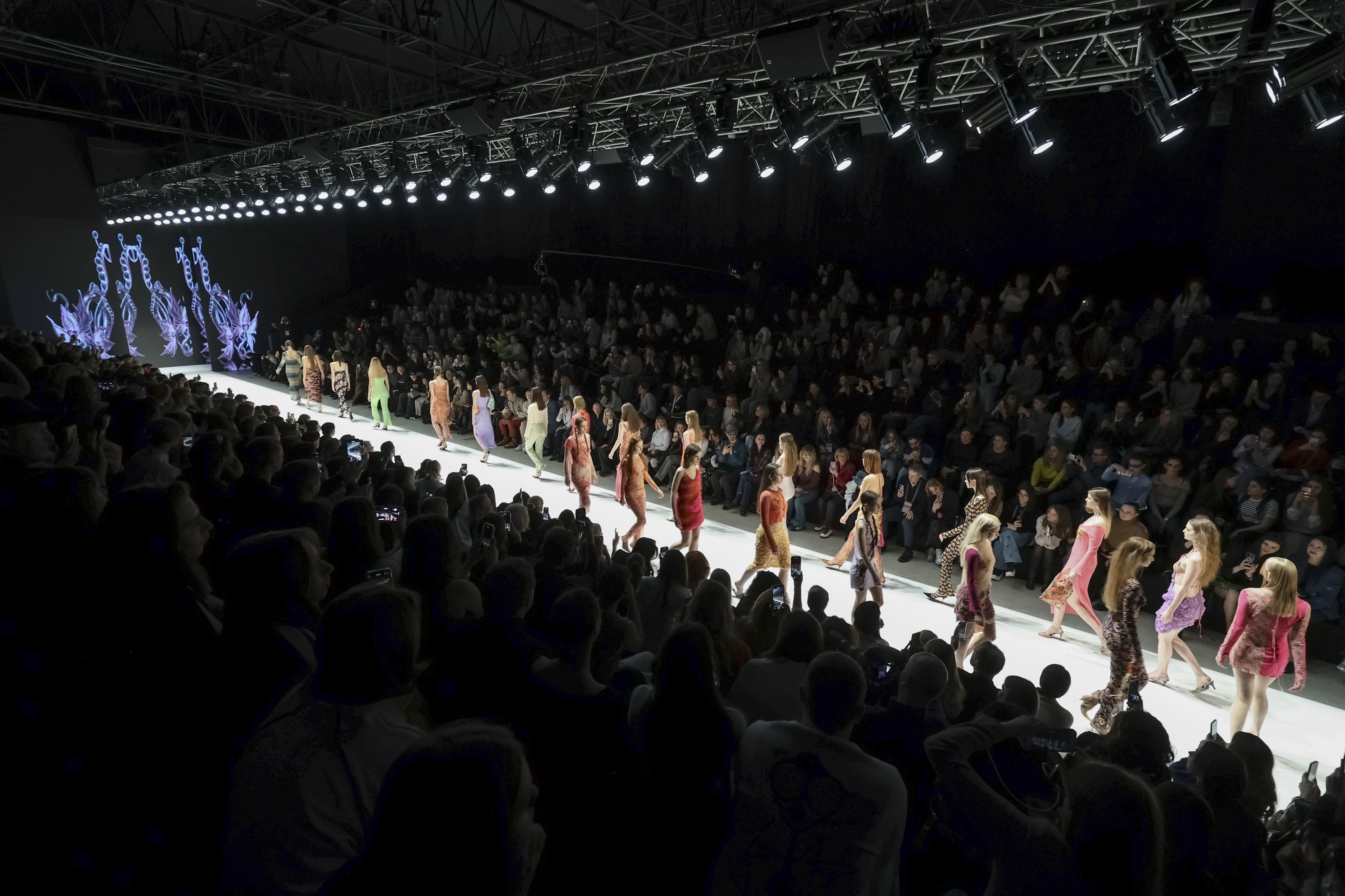 Дагестанский дизайнер Зайнаб Сайдулаева представила коллекцию на Московской неделе моды