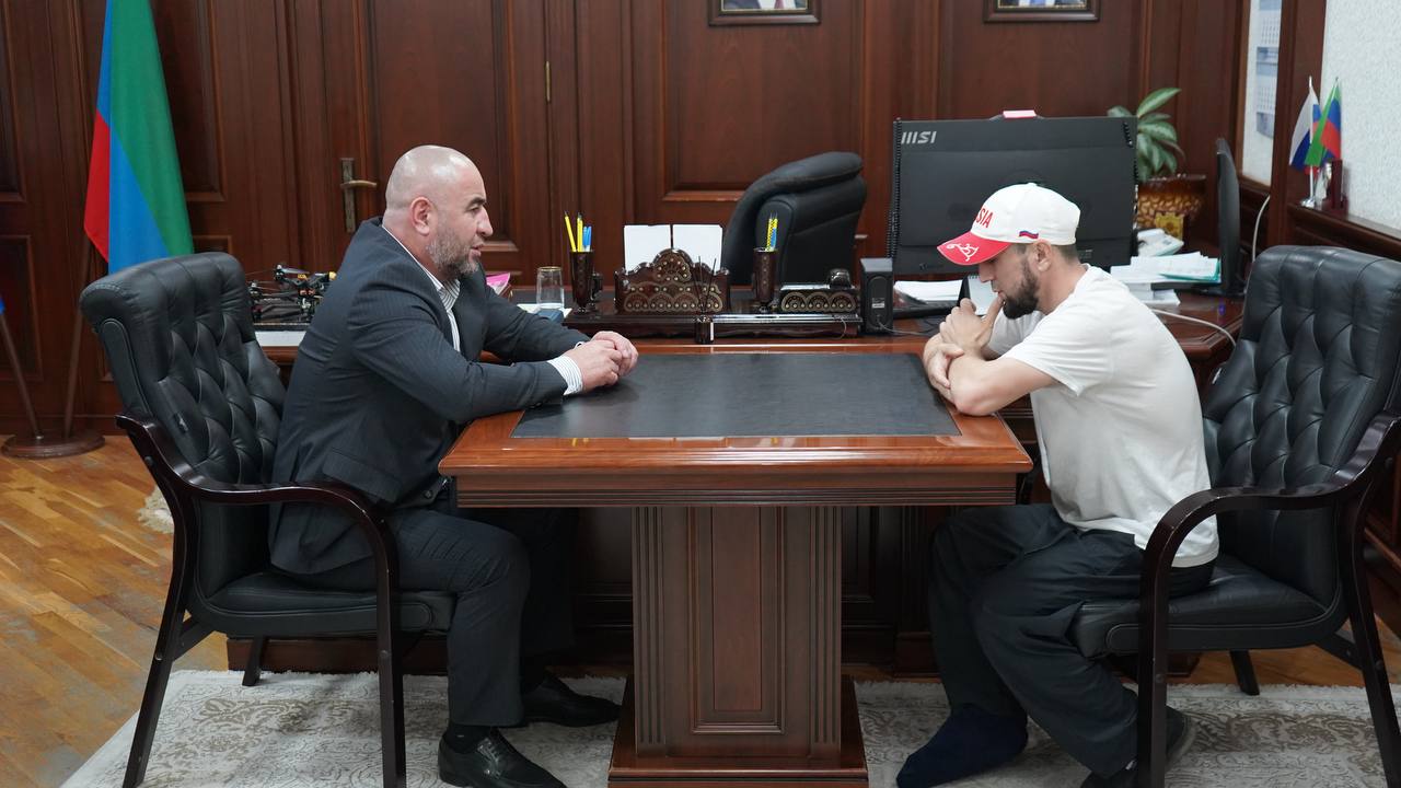 Замир Гаджимурадов провел рабочую встречу с участником СВО