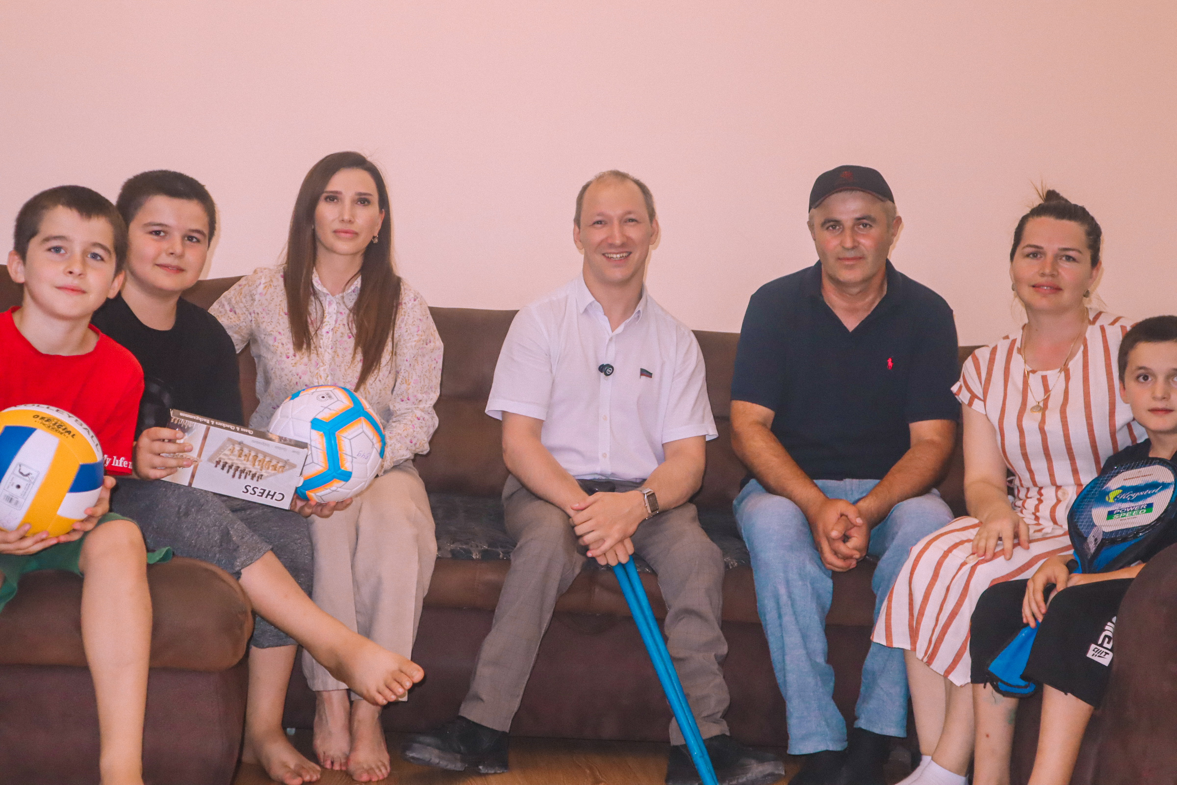 Депутат Гасан Османов навестил многодетную семью участника СВО