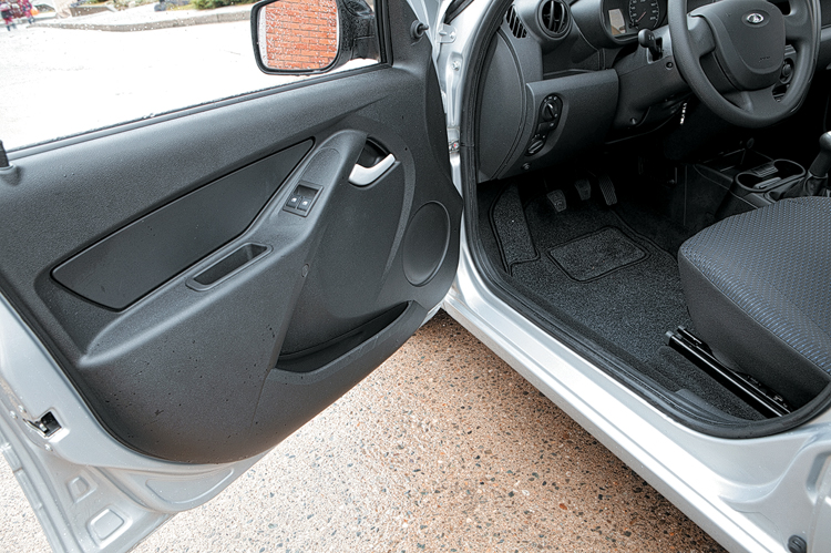 Махачкалинец обманул своего дядю почти на миллион рублей при покупке машины