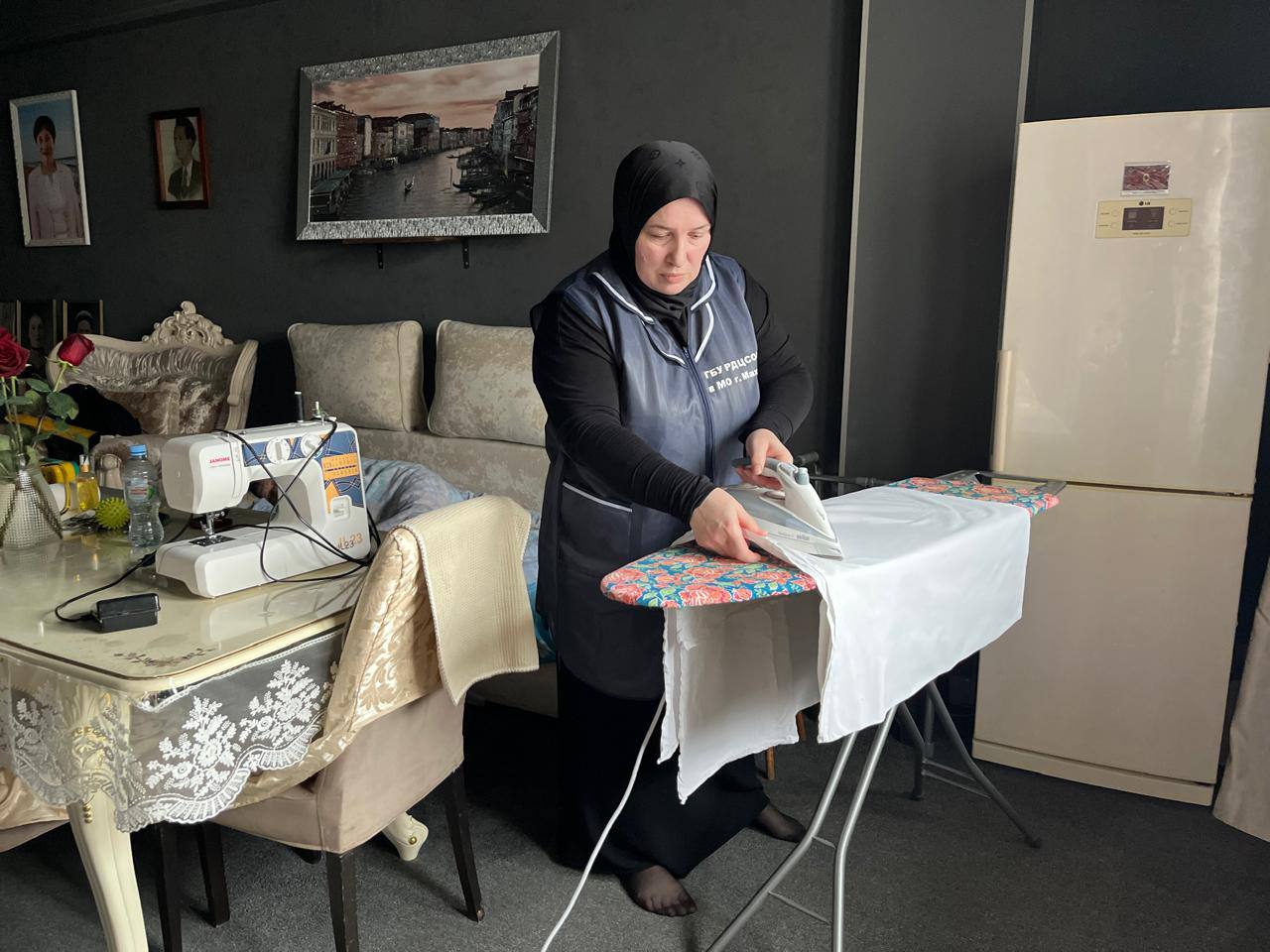 Соцработники Махачкалы помогают ветеранам Великой Отечественной войны подготовиться ко Дню Победы