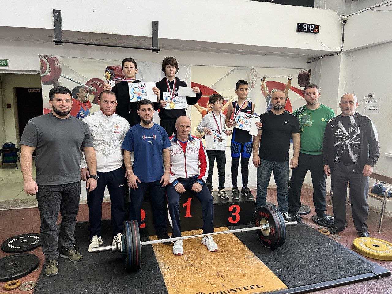 Тяжелоатлеты Дагестана завершили сезон турниром в Махачкале