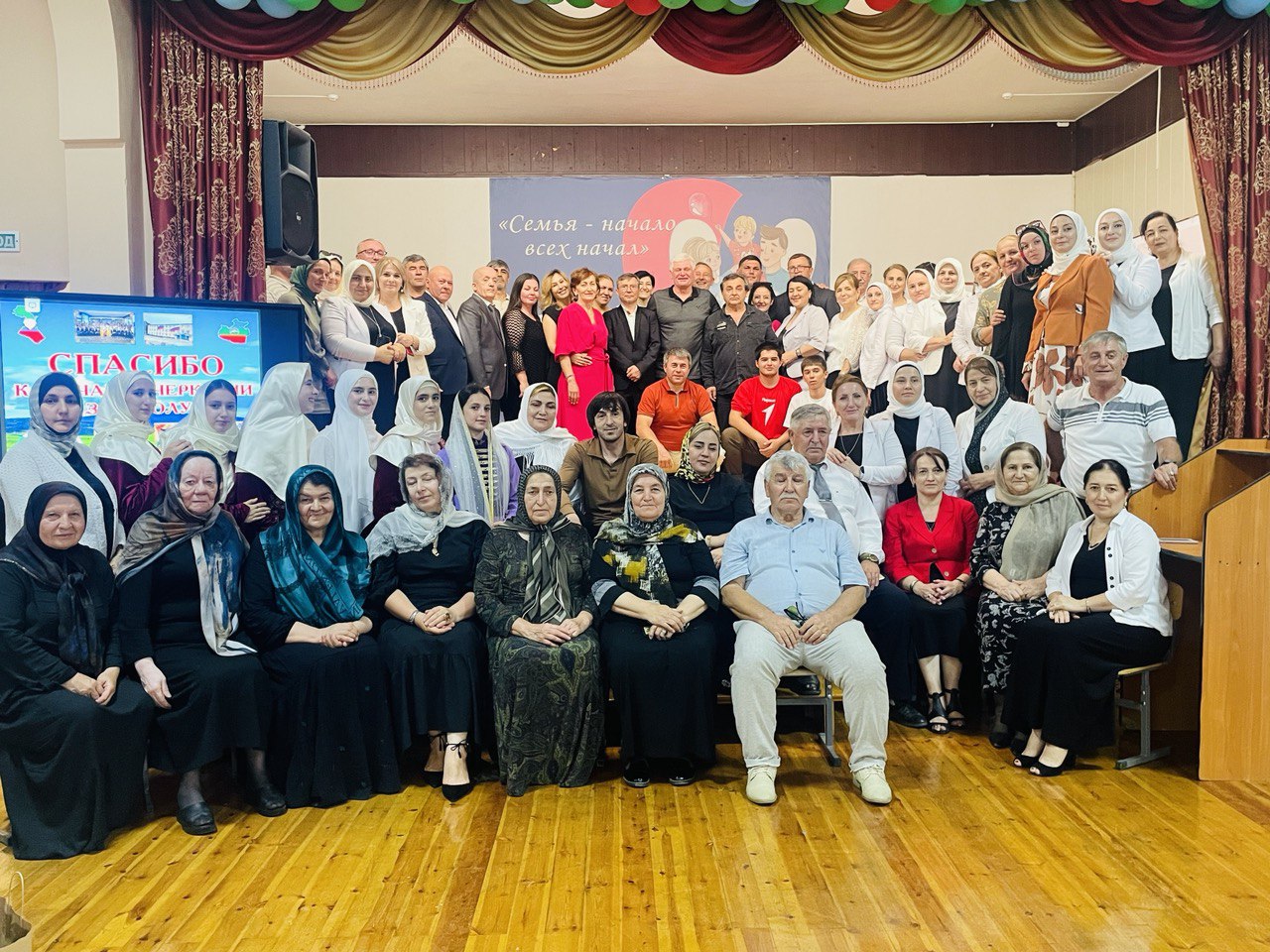 Делегация из Карачаево-Черкесской Республики посетила школу Кизилюртовского района