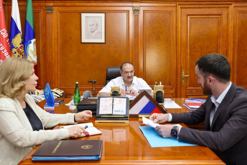 Глава Дагестана встретился с Темирланом Абуталимовым