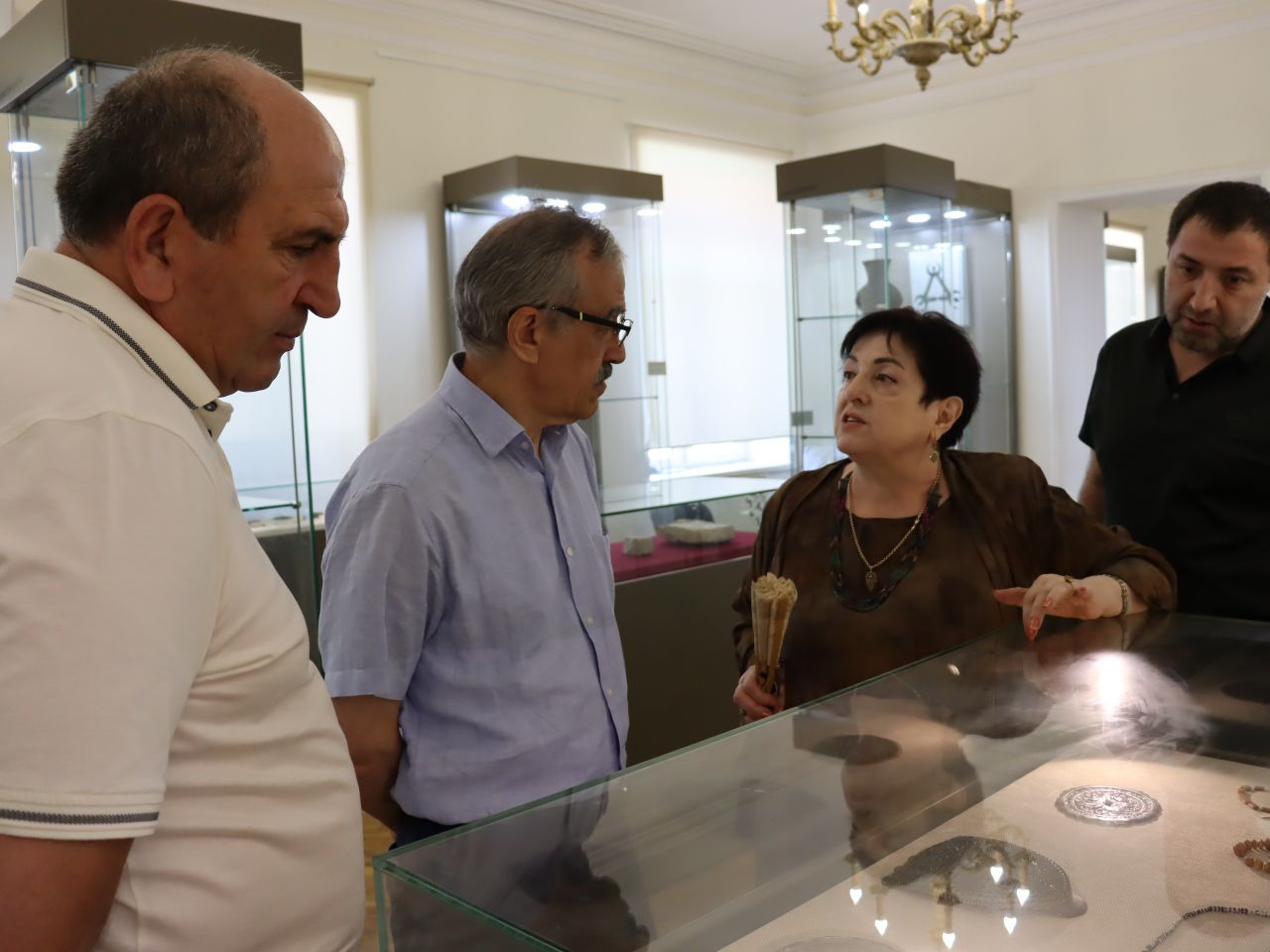 Нурбаганд Нурбагандов поздравил Национальный музей Дагестана со столетием