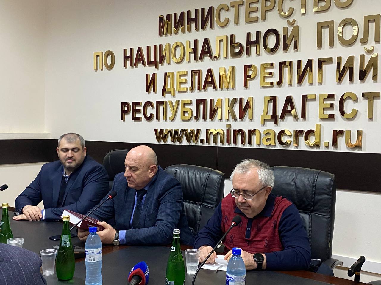 Ученый Маджид Халилов презентовал новый словарь по цезскому (дидойскому) языку