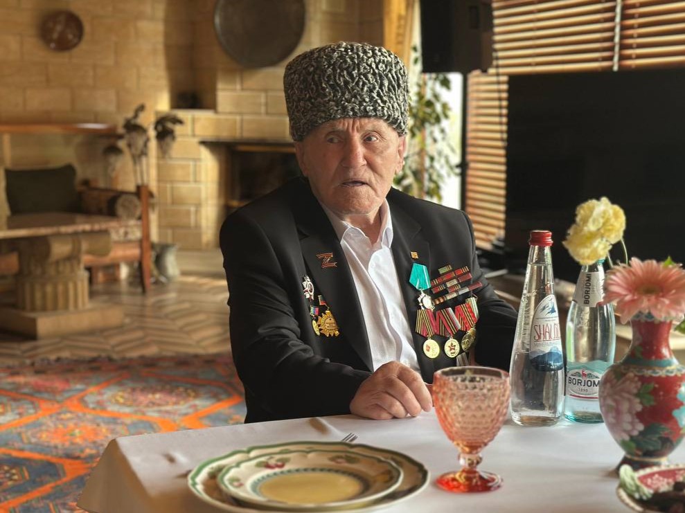 Сергей Меликов поздравил ветерана Мусу Багаудинова со 101-летием