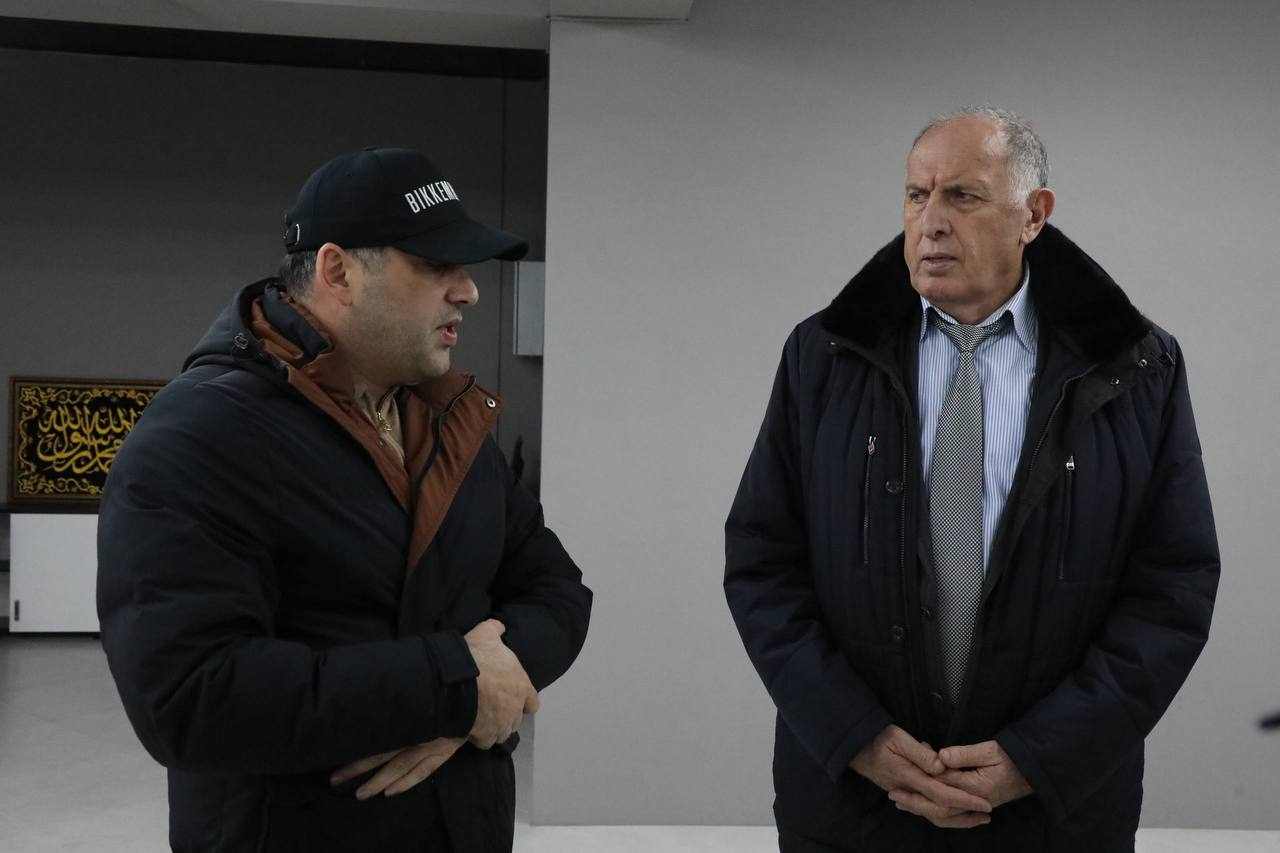 Абдулмуслим Абдулмуслимов осмотрел площадку будущего Ситуационного центра в Каспийске