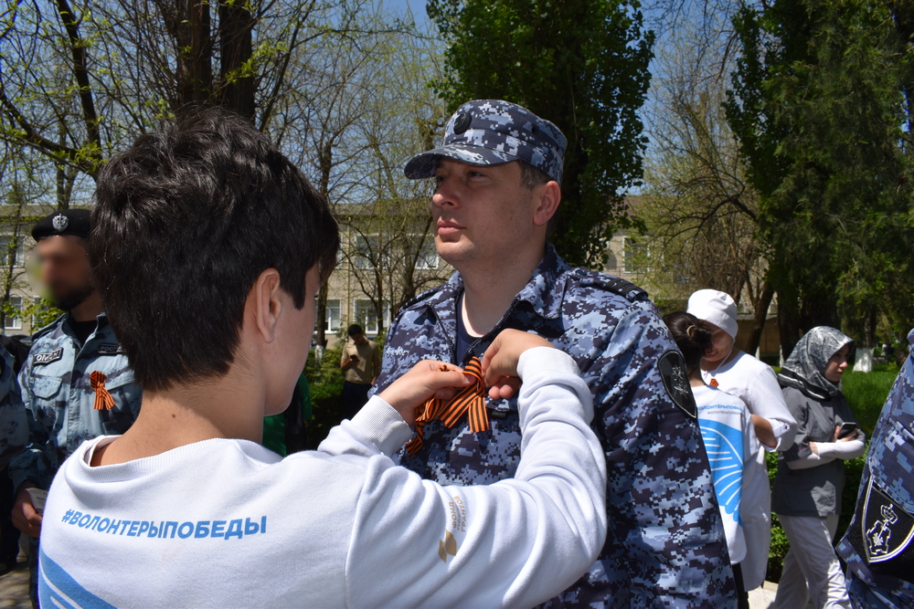 Росгвардейцы Дагестана поддержали акцию «Георгиевская ленточка»