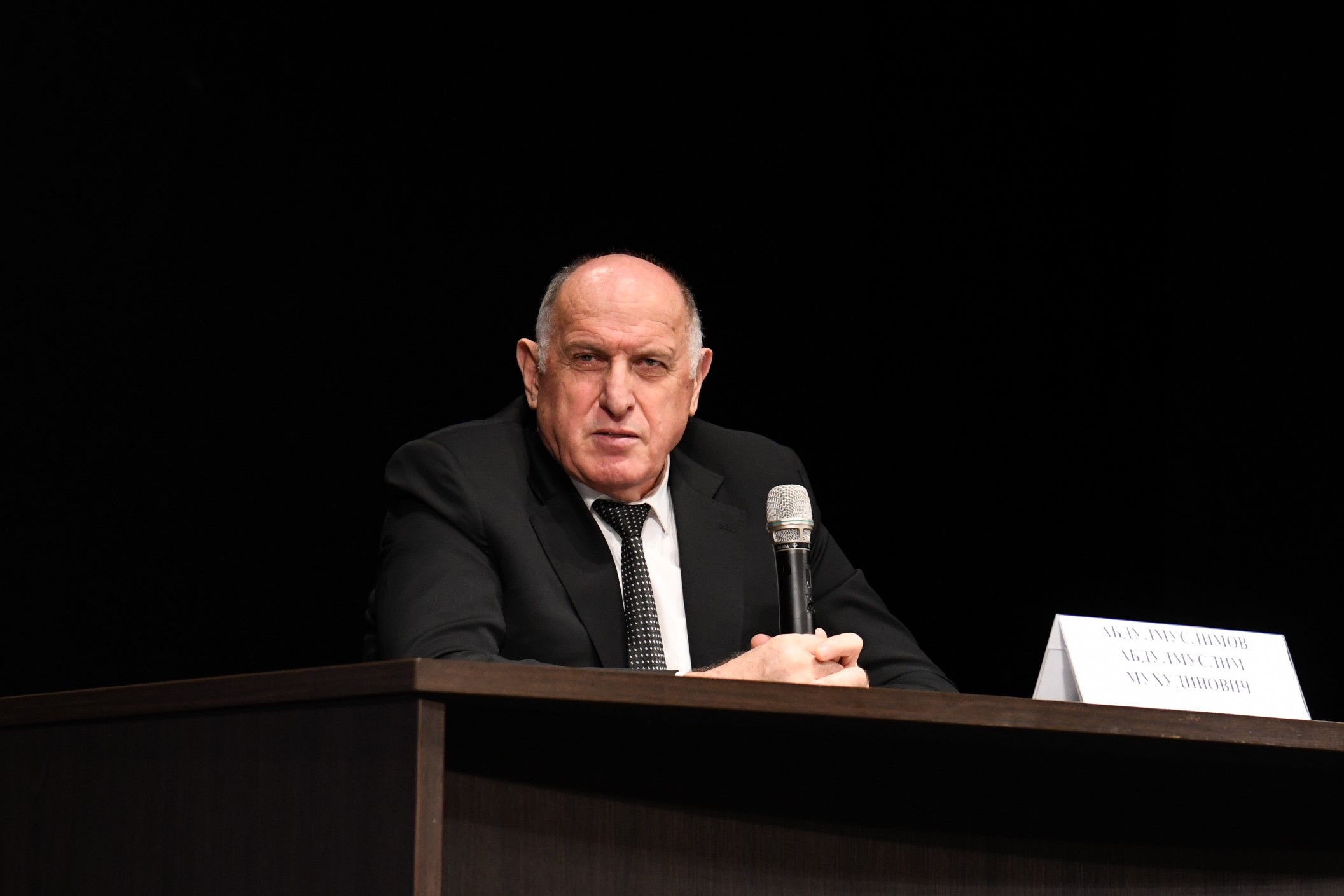 Абдулмуслим Абдулмуслимов встретился с отличившимися школьниками Дагестана в Махачкале