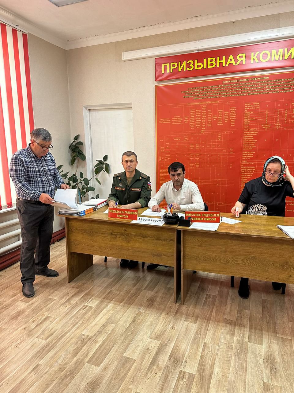 Призывники Каякентского района проходят призывную комиссию