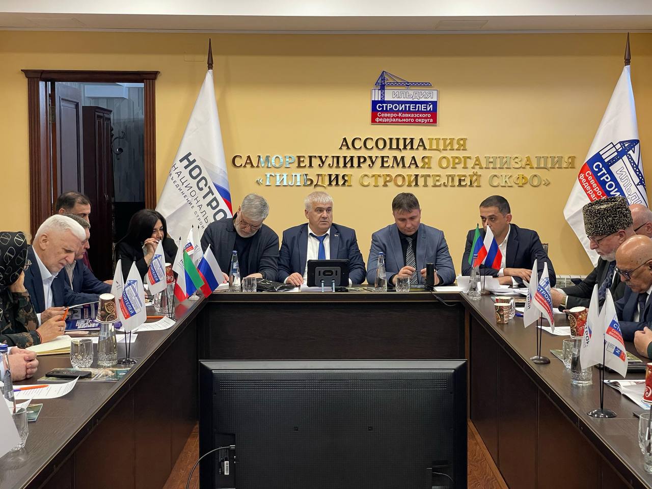 Минтранс Дагестана доложил общественникам о мерах по снижению аварийности на дорогах