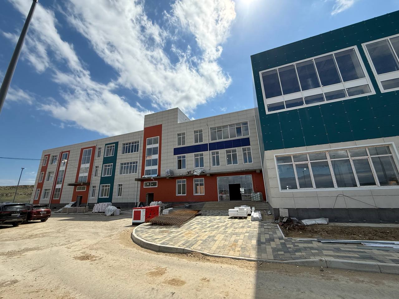 Правительственная инспекция посетила строящиеся новые школы в Карабудахкентском и Левашинском районах