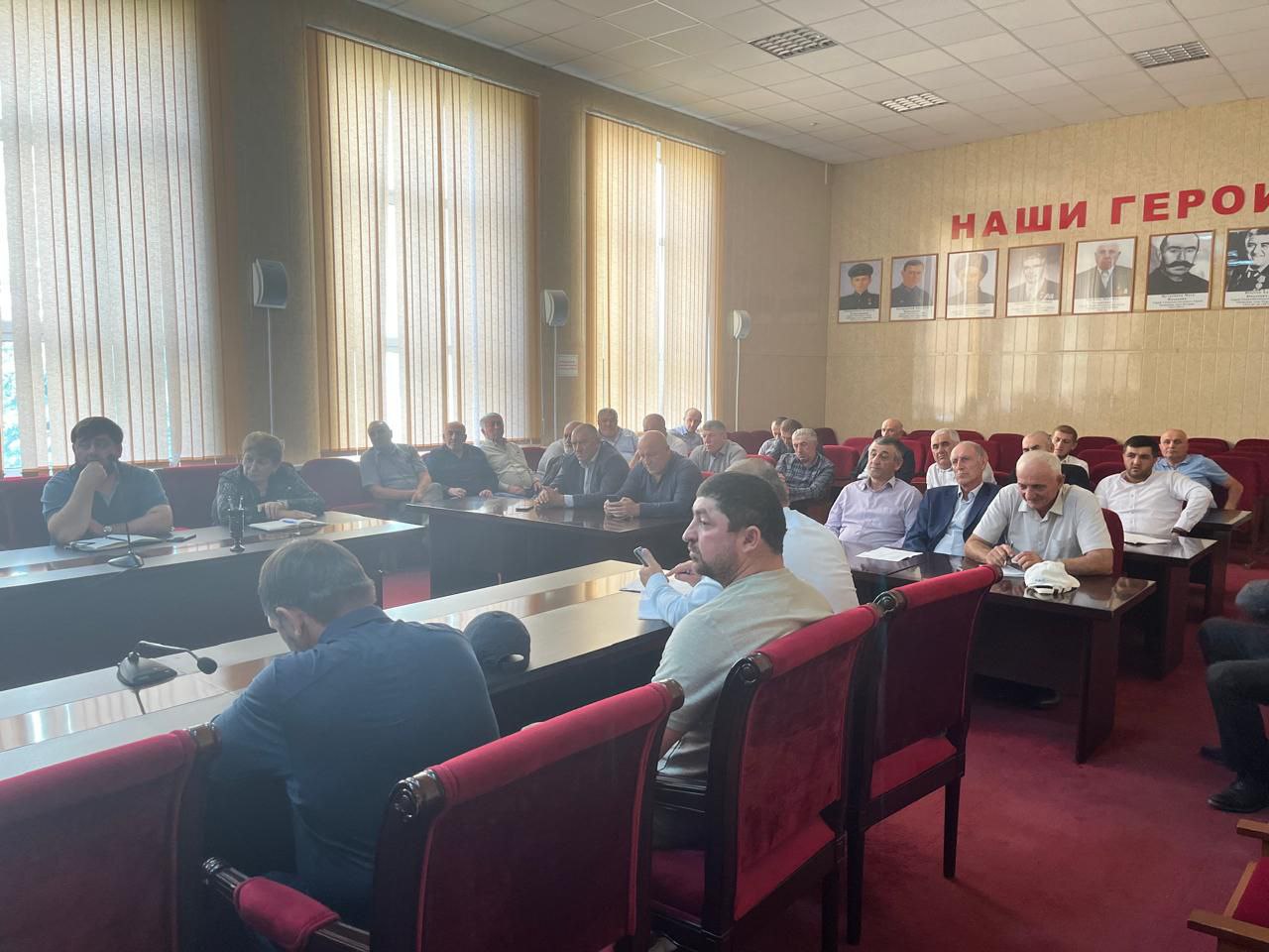 Аграриев Дагестана призвали активнее проводить маркировку и учет поголовья скота