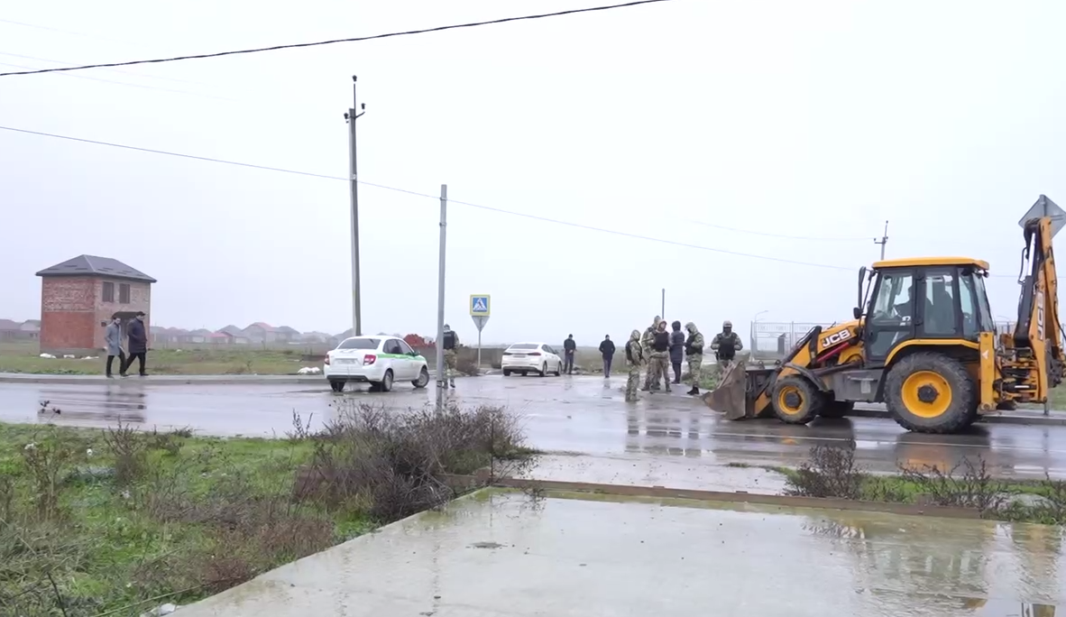 В пригородном поселке Махачкалы снесено самовольное строение