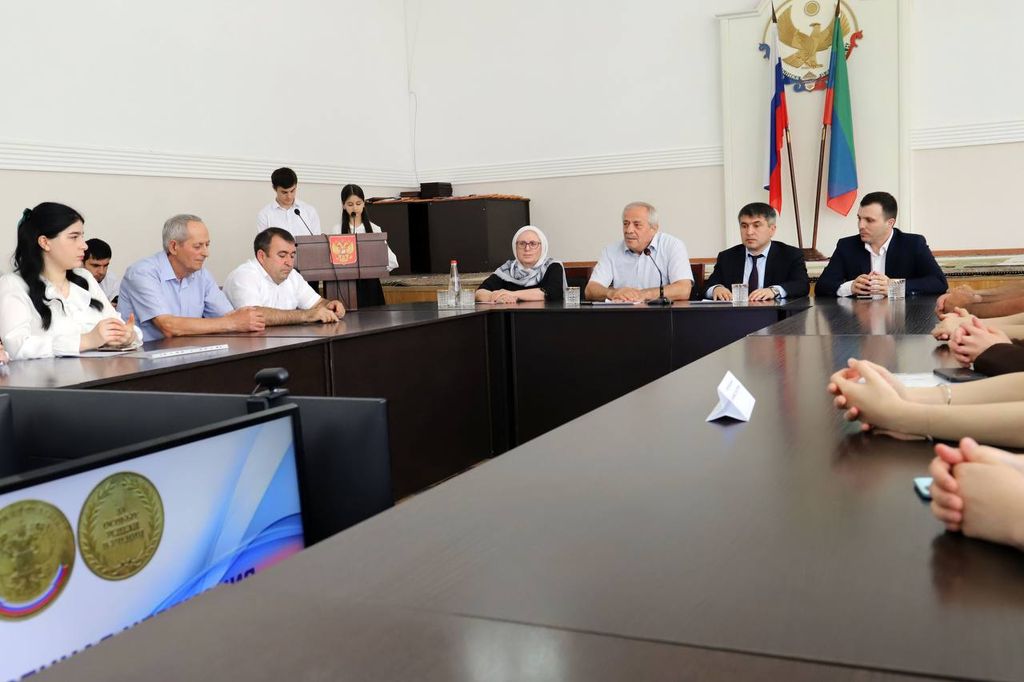 6 выпускников Табасаранского района сдали ЕГЭ на баллы выше 90