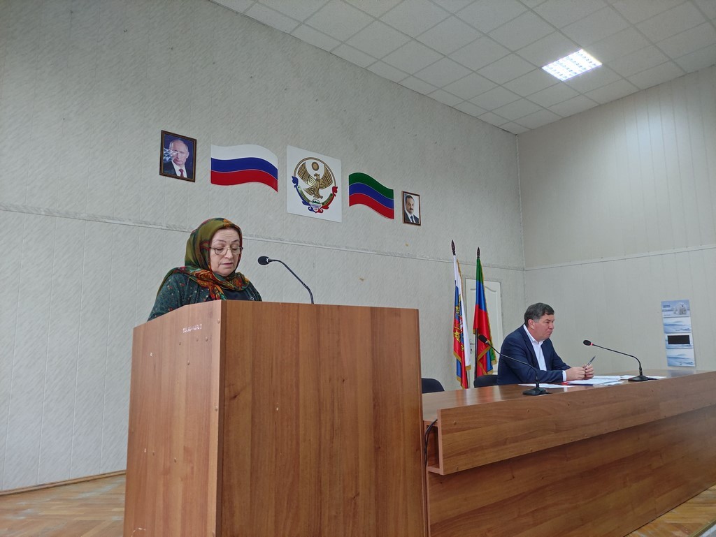 В Карабудахкентском районе обсудили вопросы подготовки к ГИА-2025 и весеннего призыва