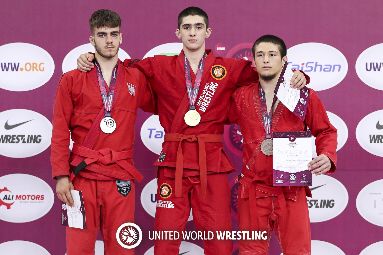 Десять медалей выиграли дагестанские грэпплеры на Первенстве мира