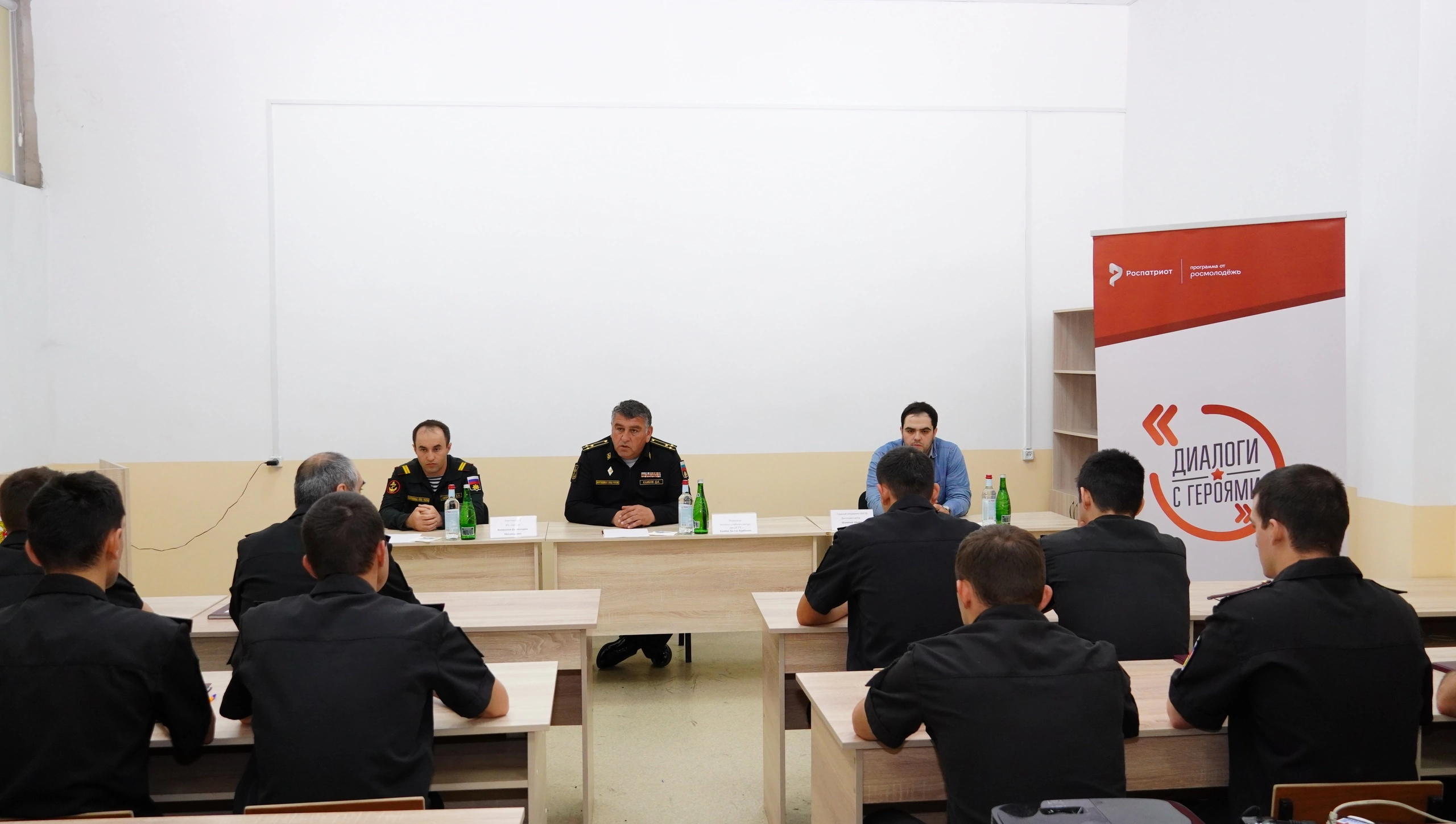 В ДГТУ прошла встреча с участником СВО Джамалудином Амирхановым