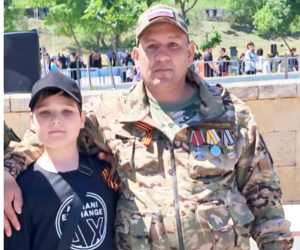 Под броней мужества