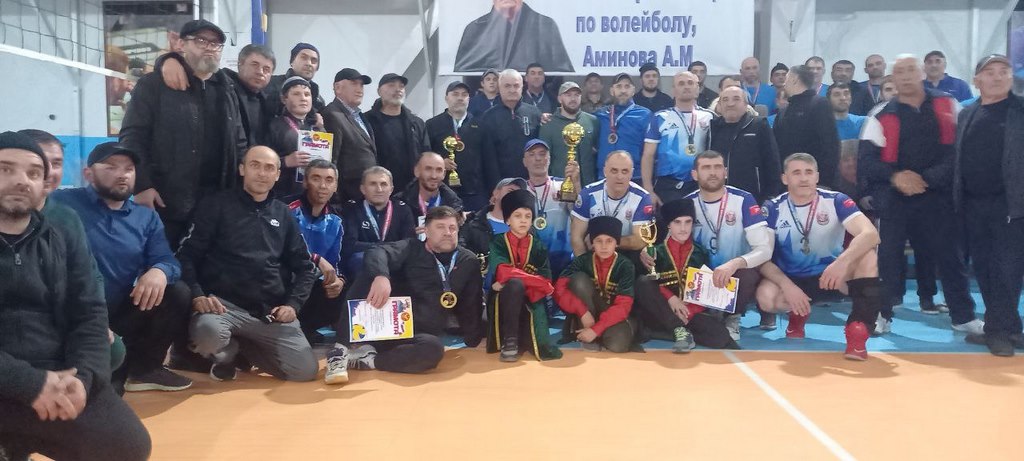 Волейбольный турнир среди команд ветеранов провели в Шамильском районе