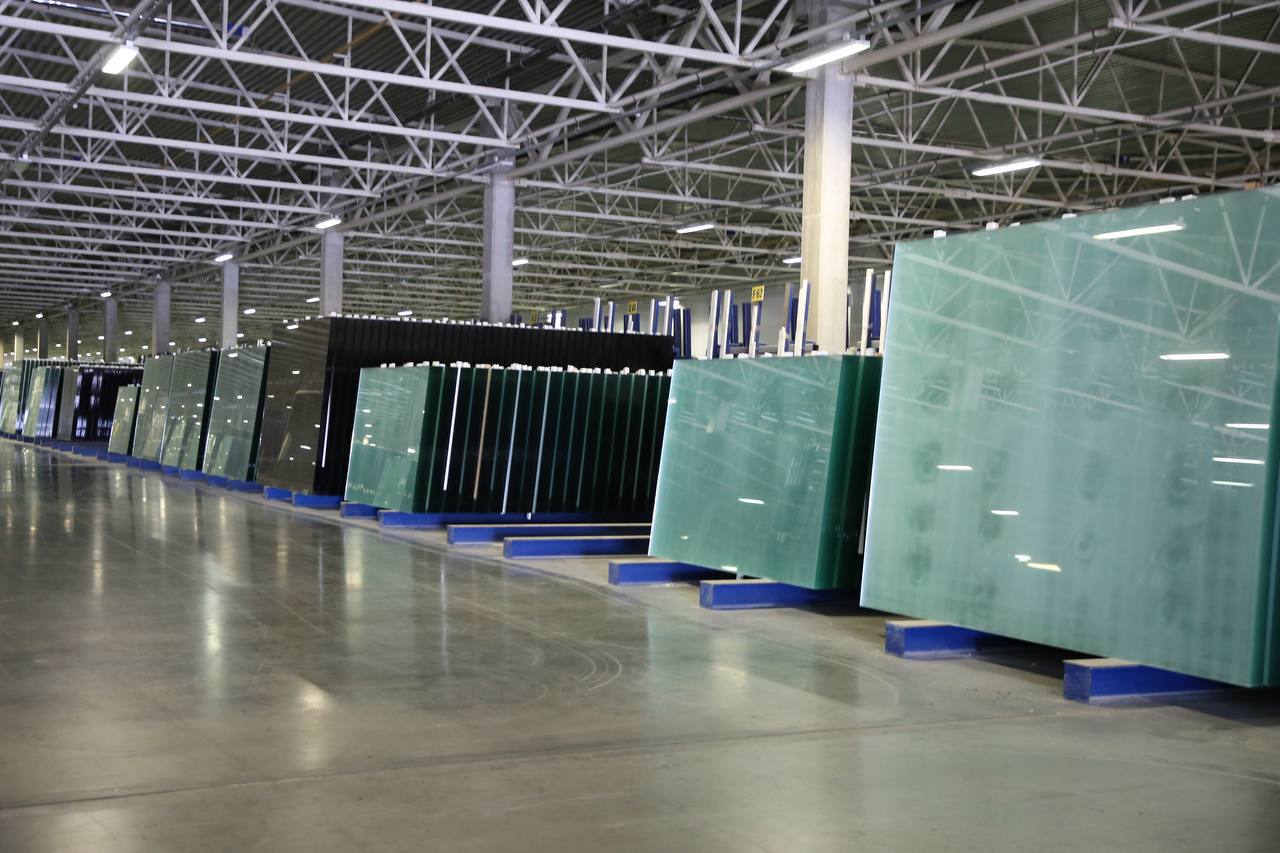 Стекольный завод Дагестана пытается взыскать долги с двух иностранных компаний