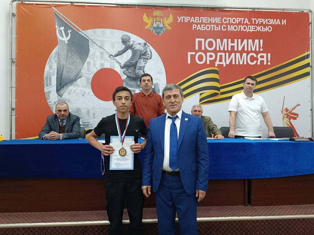 Школьник из Табасаранского района стал призером шахматного блицтурнира