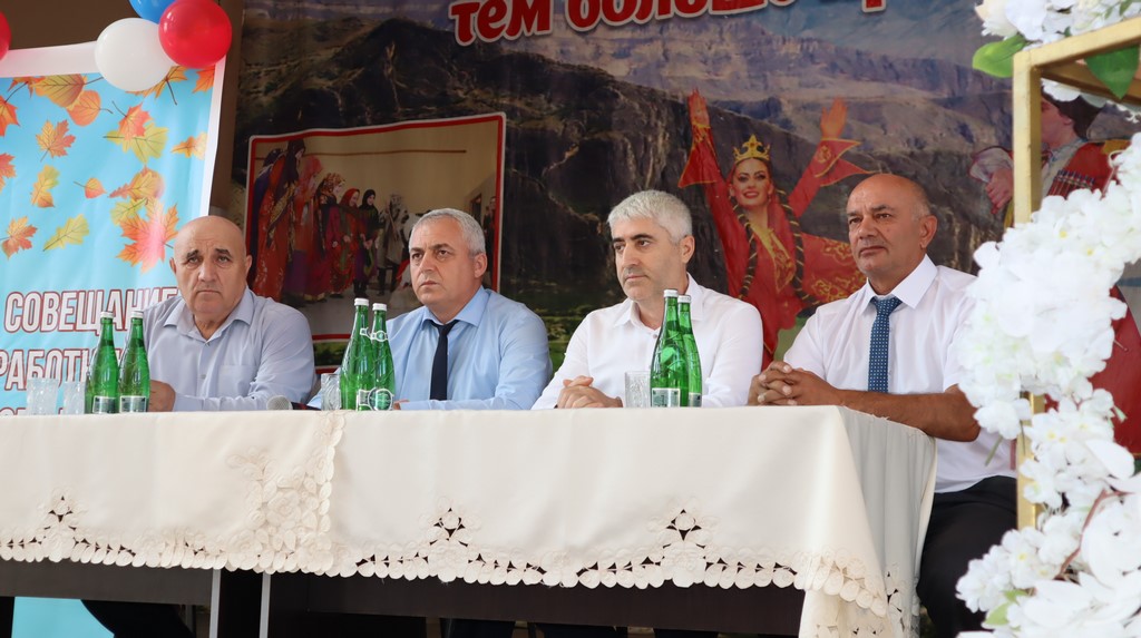 В Гергебильском районе подвели итоги учебного года и обсудили перспективы развития образования