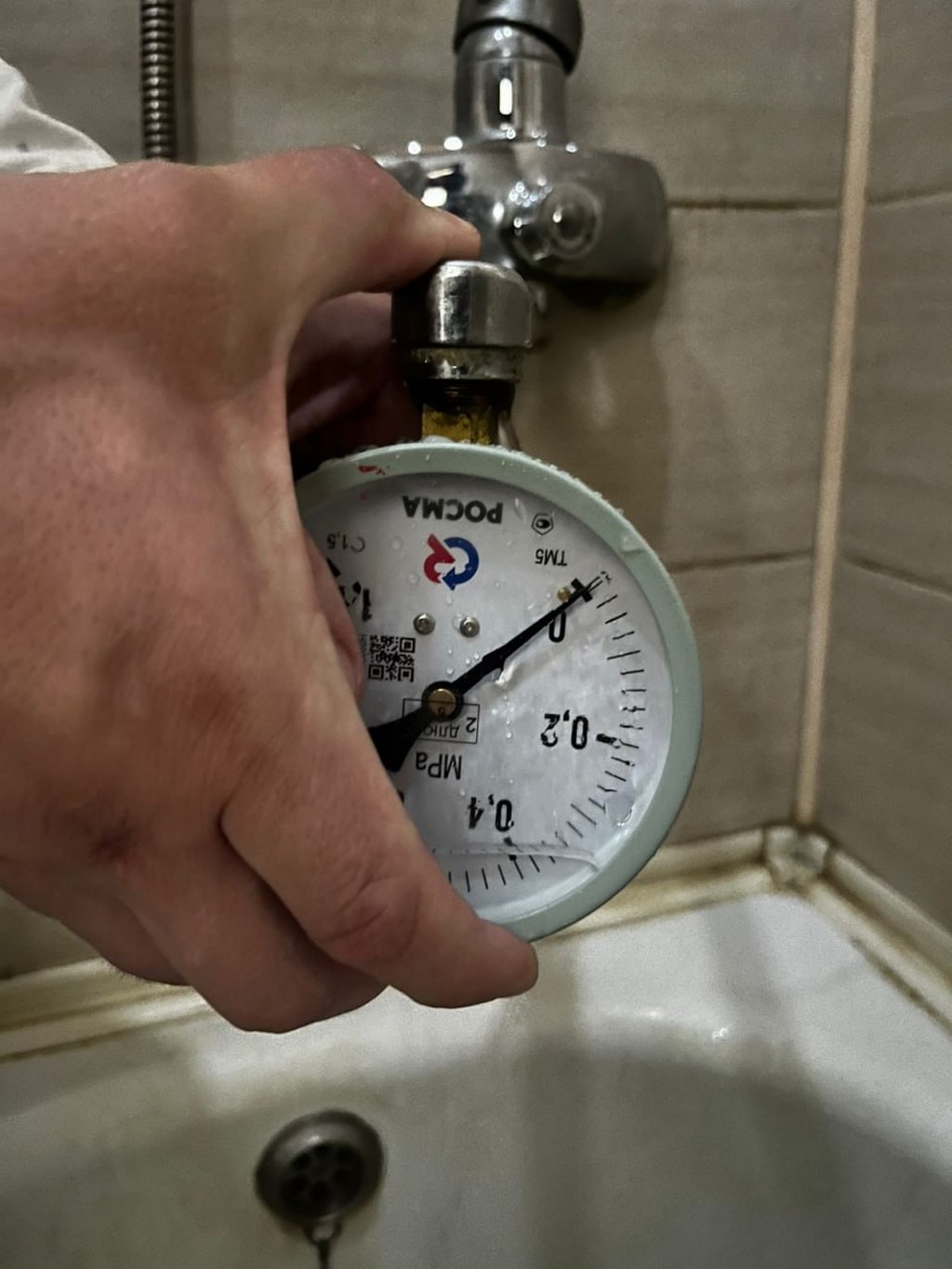 Поставщика воды в Дагестане наказали за слабое давление в многоэтажке Махачкалы