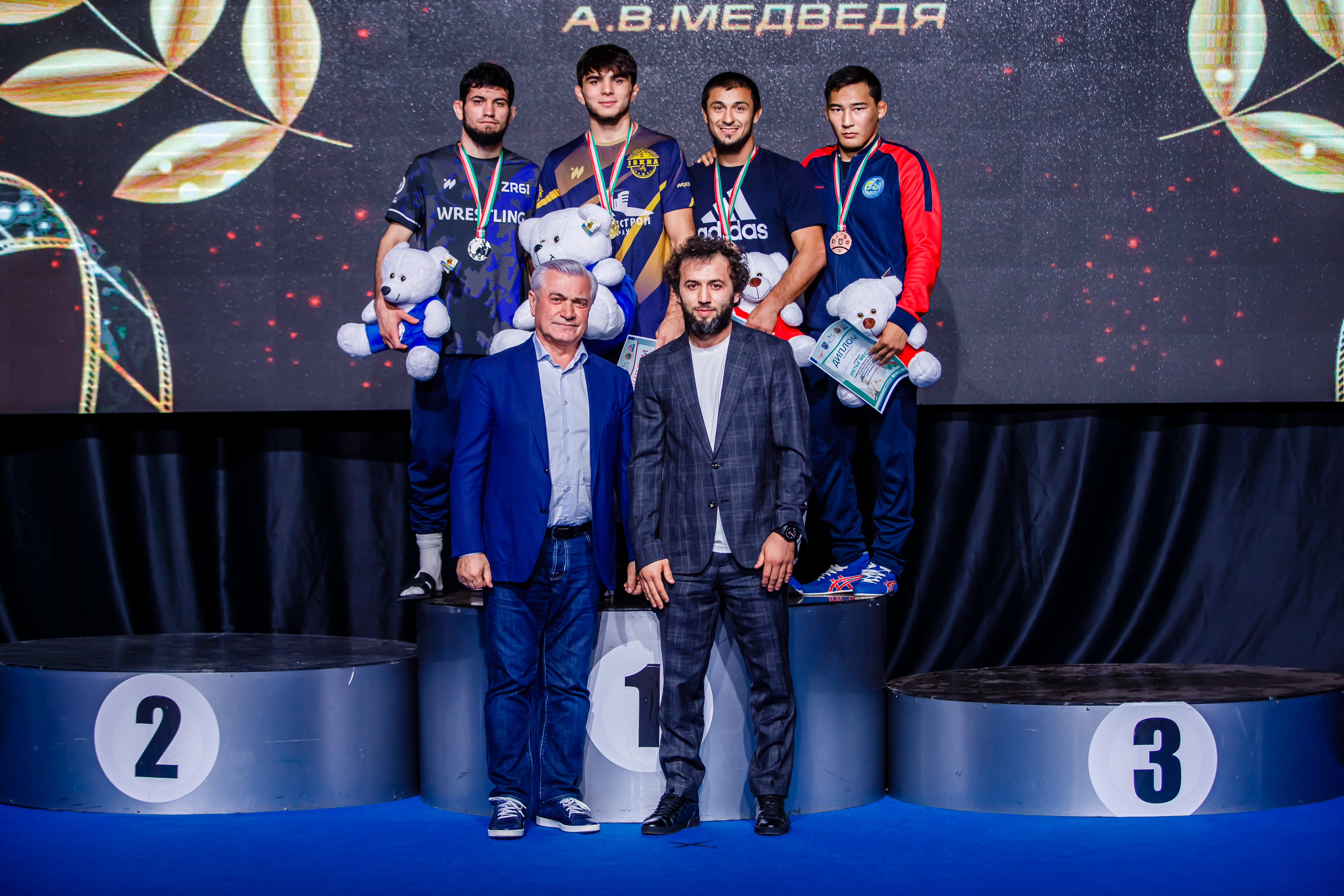 Дагестанских борцов поощрили за победу в минском турнире