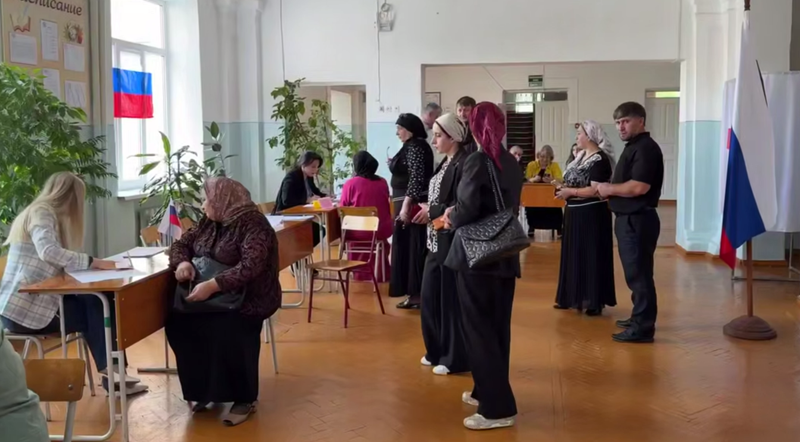 На избирательном участке №1084 Махачкалы наблюдается высокая явка голосующих