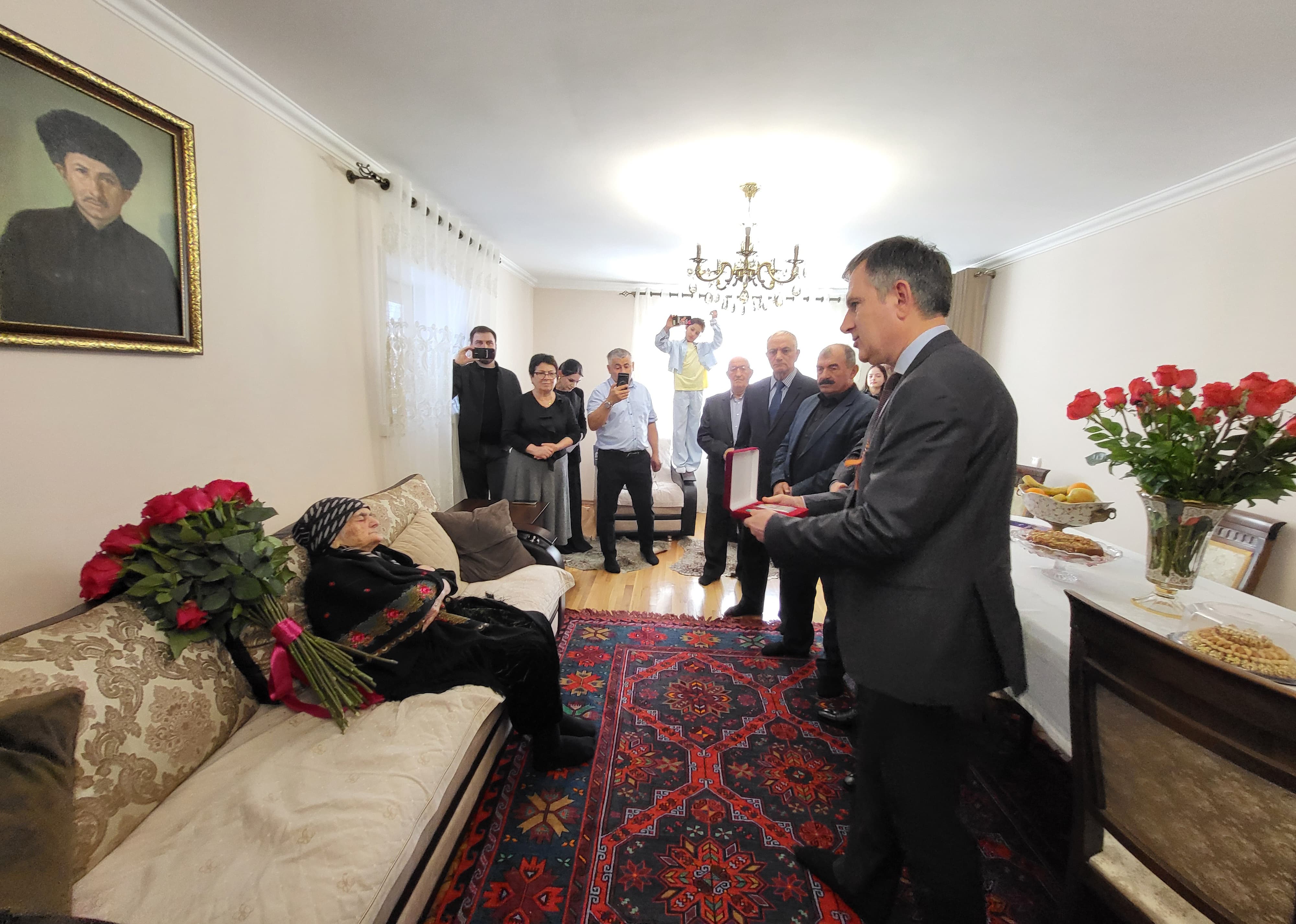 В Сулейман-Стальском районе вручили орден Почета I степени 100-летней труженице тыла