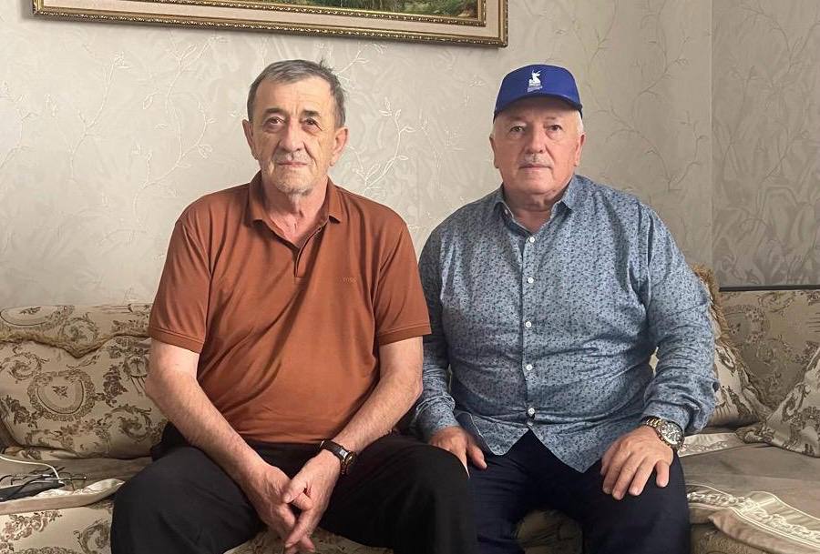 Глава Гумбетовского района встретился с отцом погибшего участника СВО