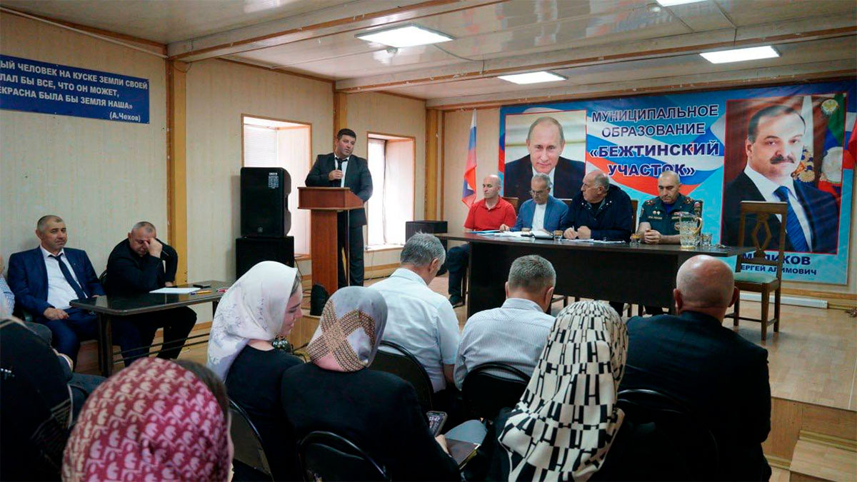 Ахмед Гамзатов принял участие в выездном совещании под председательством премьер-министра Дагестана