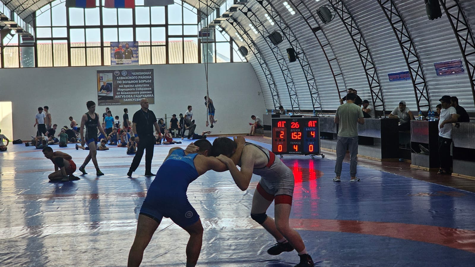 Чемпионат по вольной борьбе прошел в Ахвахском районе