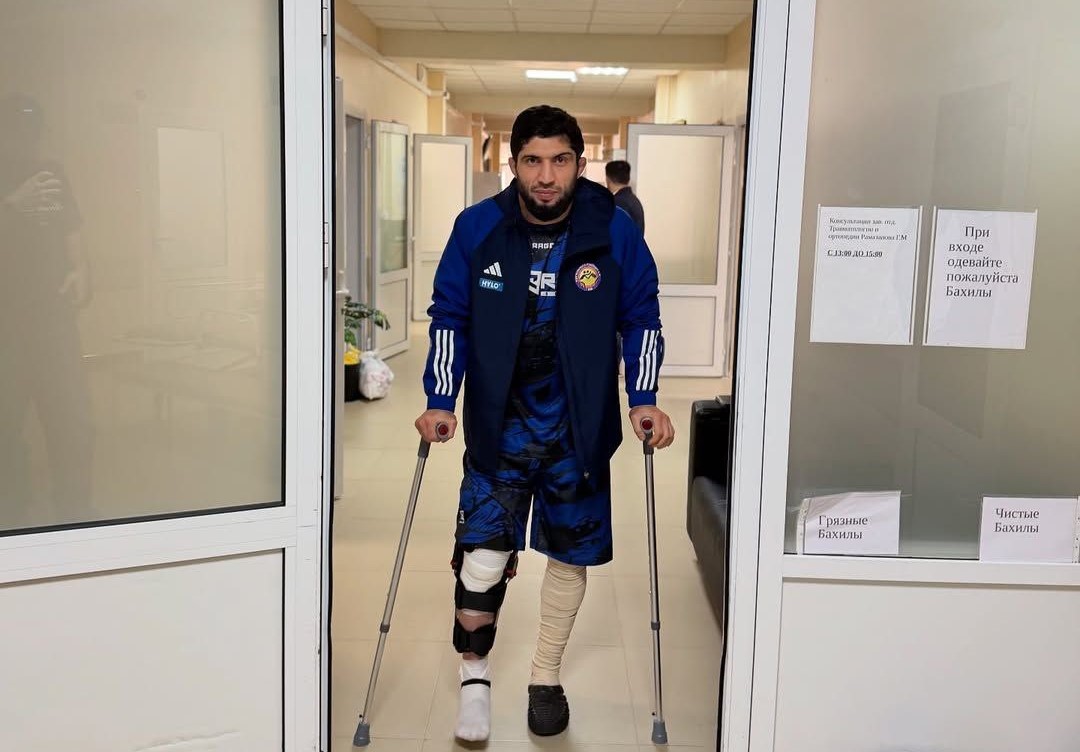 Даурен Куруглиев прооперировал травмированное колено