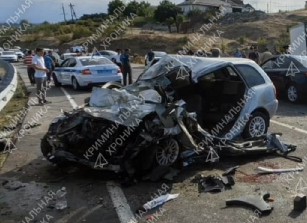 Два человека погибли в Дагестане при столкновении легковушки и «ГАЗели»