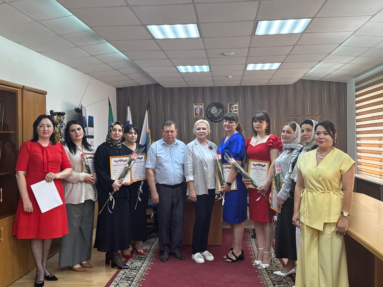 В мэрии Кизляра состоялось награждение соцработников
