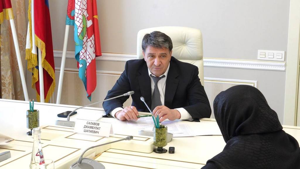 Джамбулат Салавов провел личный прием граждан