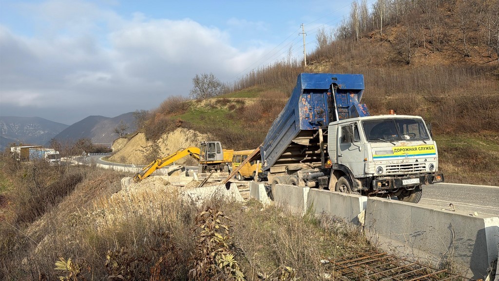 В Сергокалинском районе восстанавливают автодорогу «Ванашимахи – Мулебки» после обвала