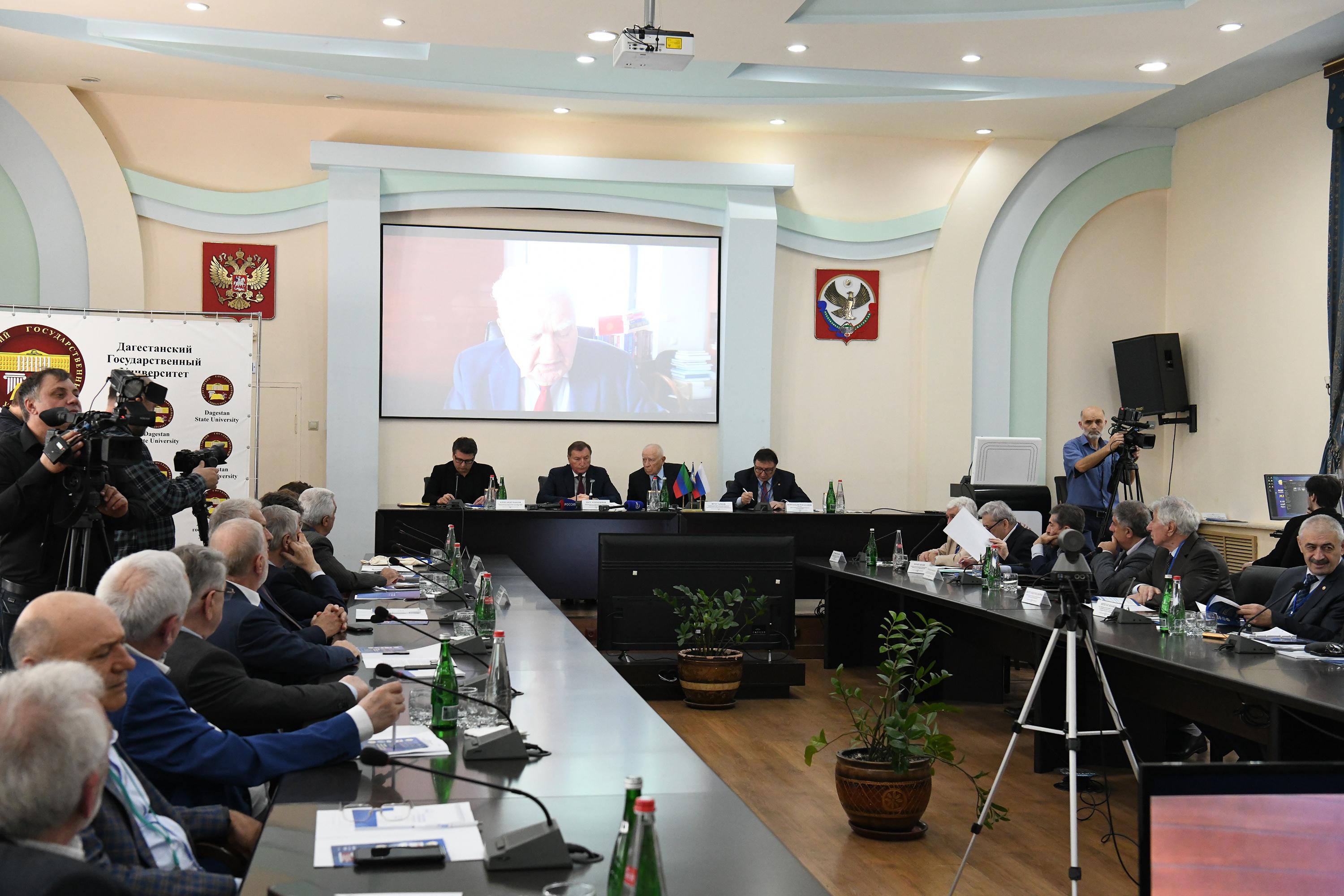 В ДГУ прошла Всероссийская научно-практическая конференция «Между философией и политикой»